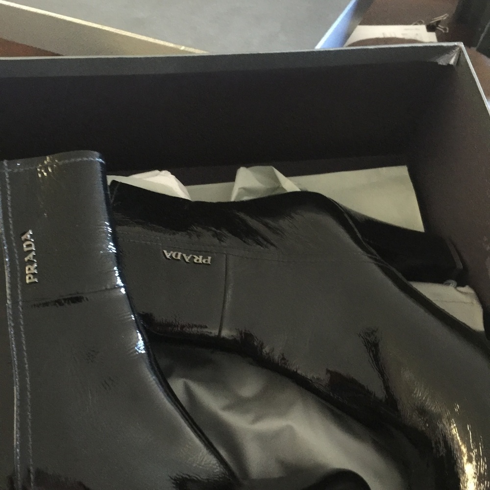 Prada women Patent leather ankle boot - Picture 3 of 8